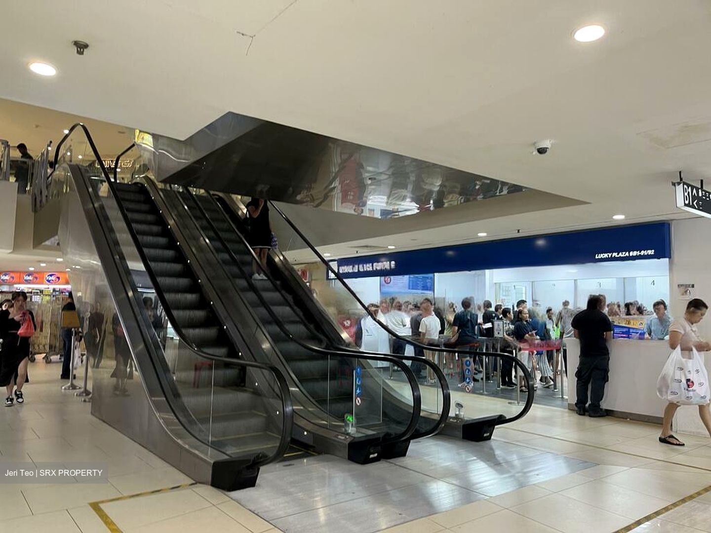 Lucky Plaza (D9), Shop House #464086201